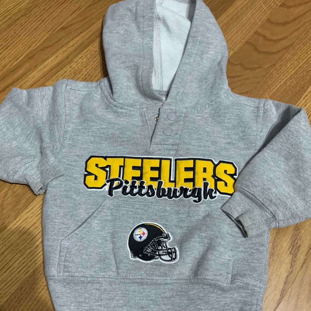 2T toddlers Steelers hoodie!